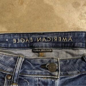 American Eagle men’s jeans 32x32 stretch distressed look